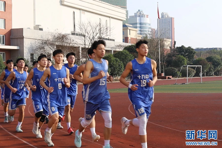 业余篮球爱好者如何通过集训提升技能?_2